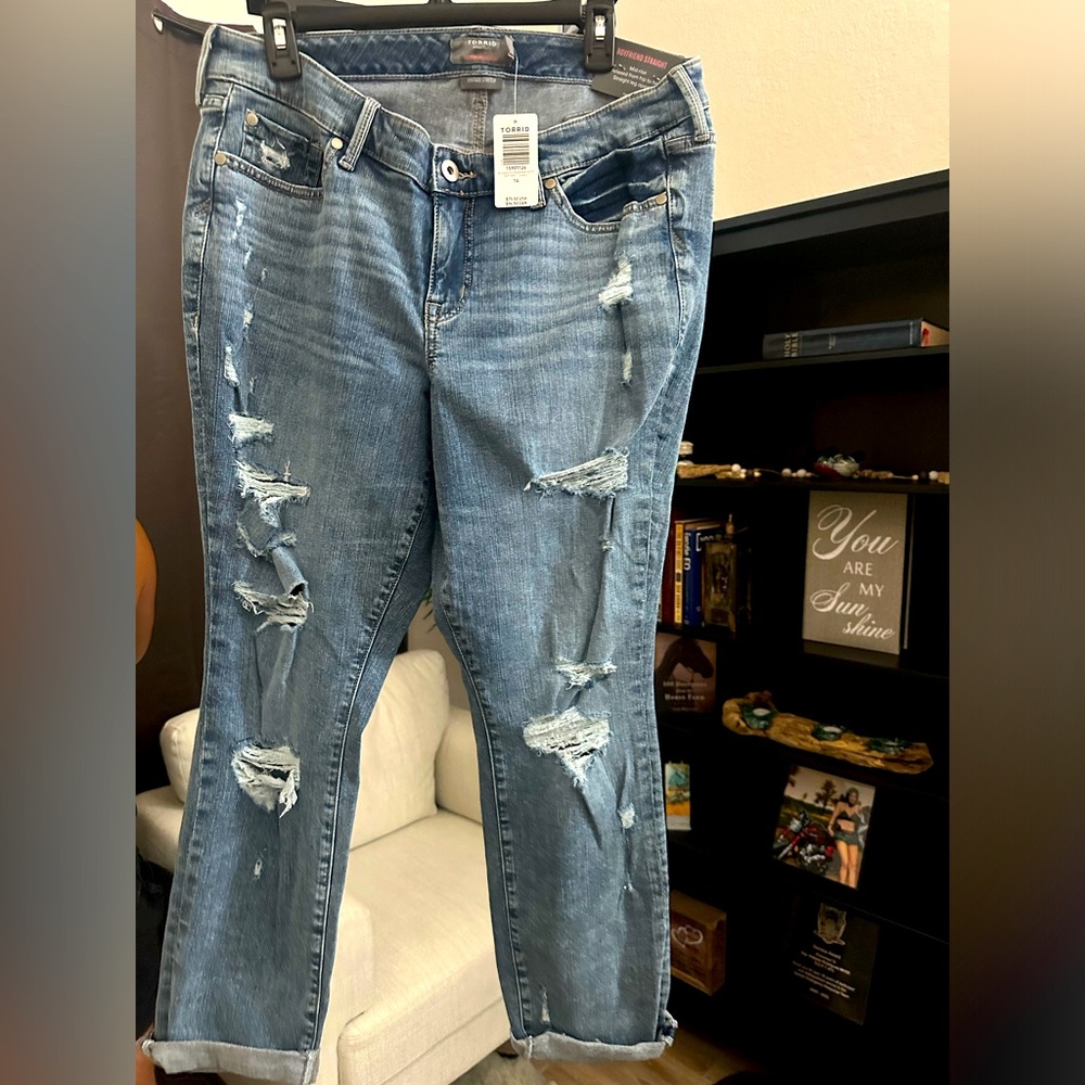 NWT boyfriend straight jeans- Vintage stretch.